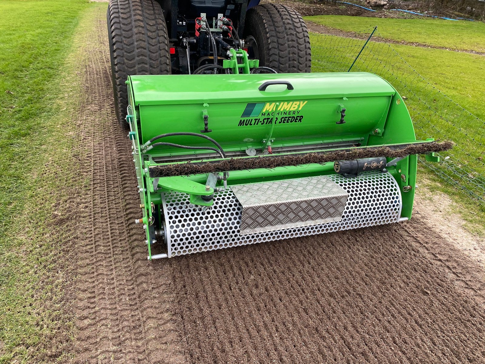 Regarnisseur multistarseeder MUMBY MACHINERY FRANCE ISEKI VERCAUTEREN